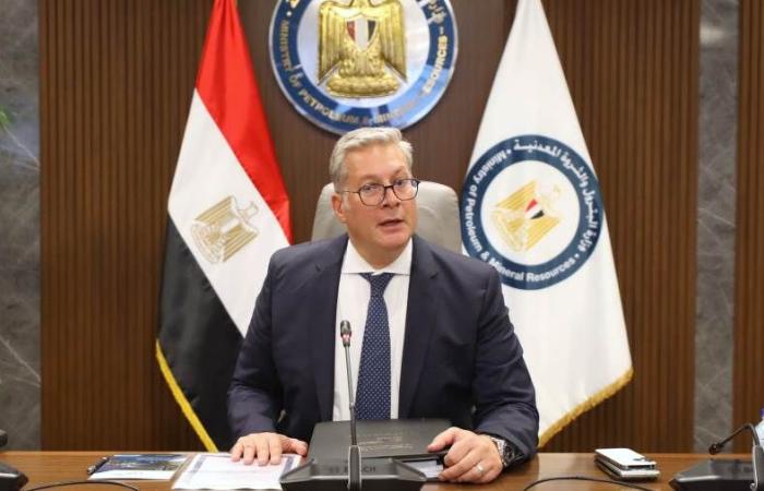 «البترول»: تحقيق 3 اكتشافات جديدة للزيت والغاز بالصحراء الغربية وخليج السويس