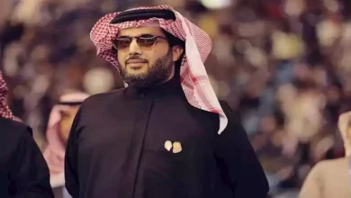 تركي آل الشيخ يروج لمسرحية "بني آدم" بطولة أحمد حلمي في موسم الرياض