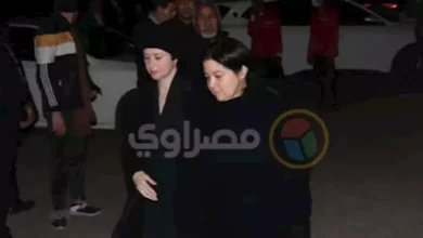 صور | مي وسارة نور الشريف يؤديان واجب العزاء في شقيق مصطفى شعبان