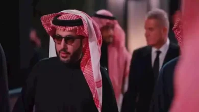 مد عرض مسرحية "بني آدم" لأحمد حلمي بالسعودية ليوم واحد